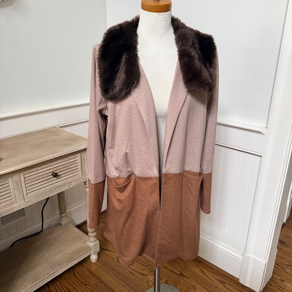LOGO LOUNGE Colorblock Faux Fur Collar Cardigan Sweater Women M‎